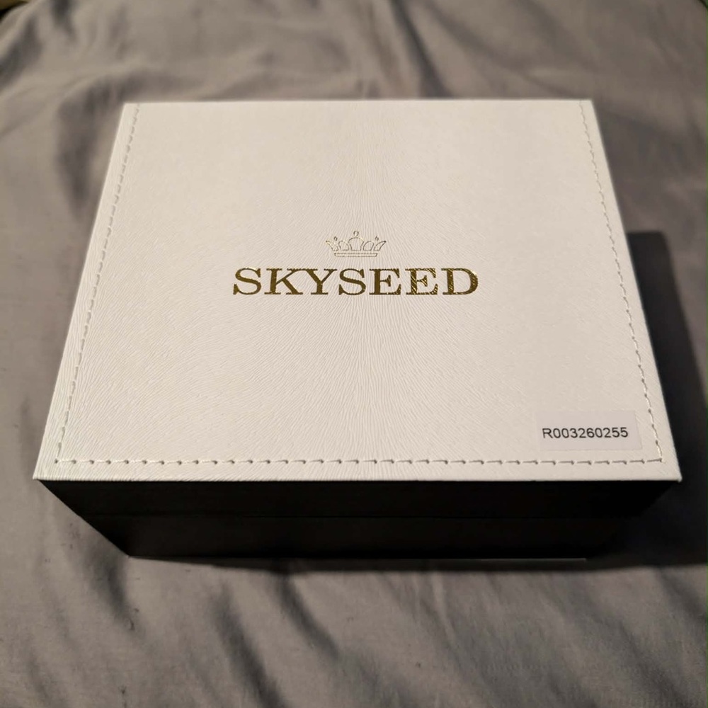 Skyseed White and Black Box